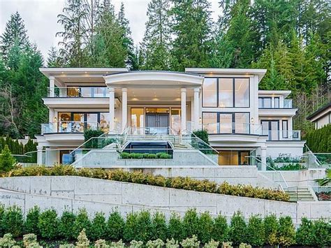 181 Stevens Dr, West Vancouver, BC V7S 1C3 .